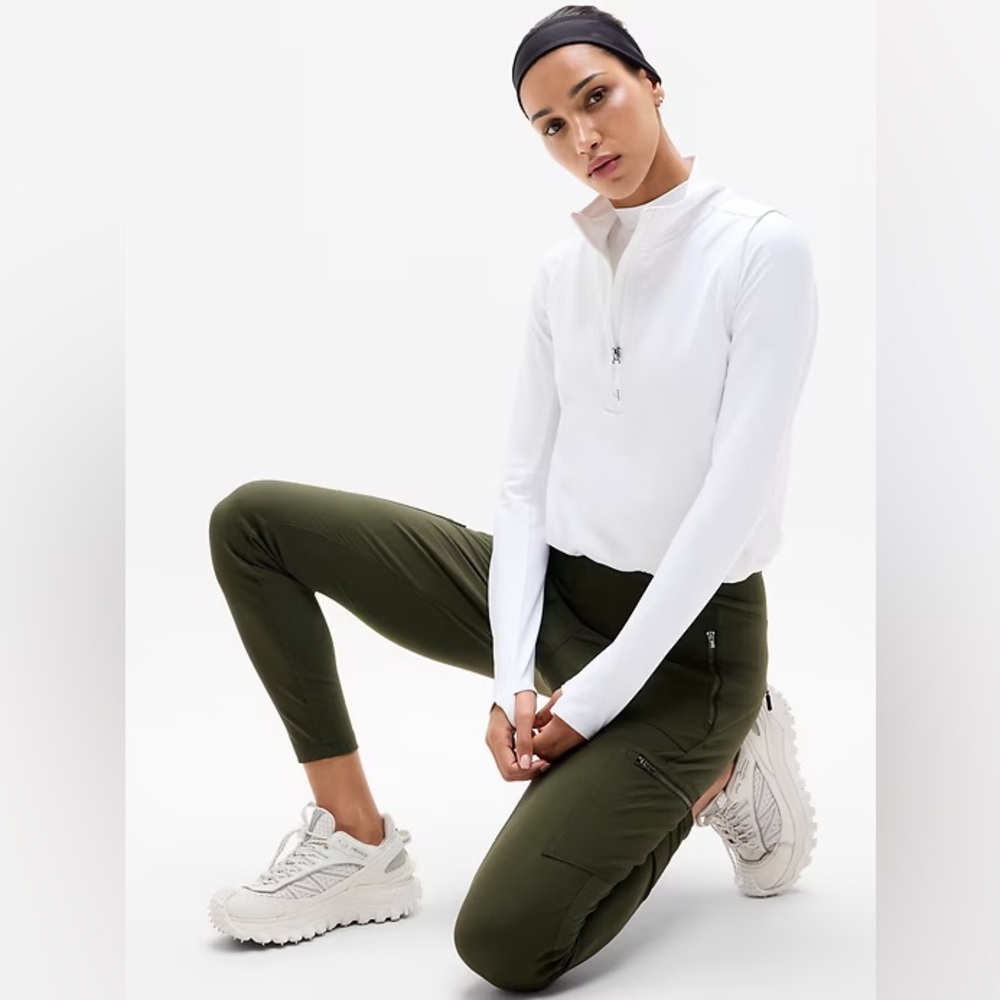 Athleta Headlands Hybrid High Rise Cargo Legging - Picture 2 of 6